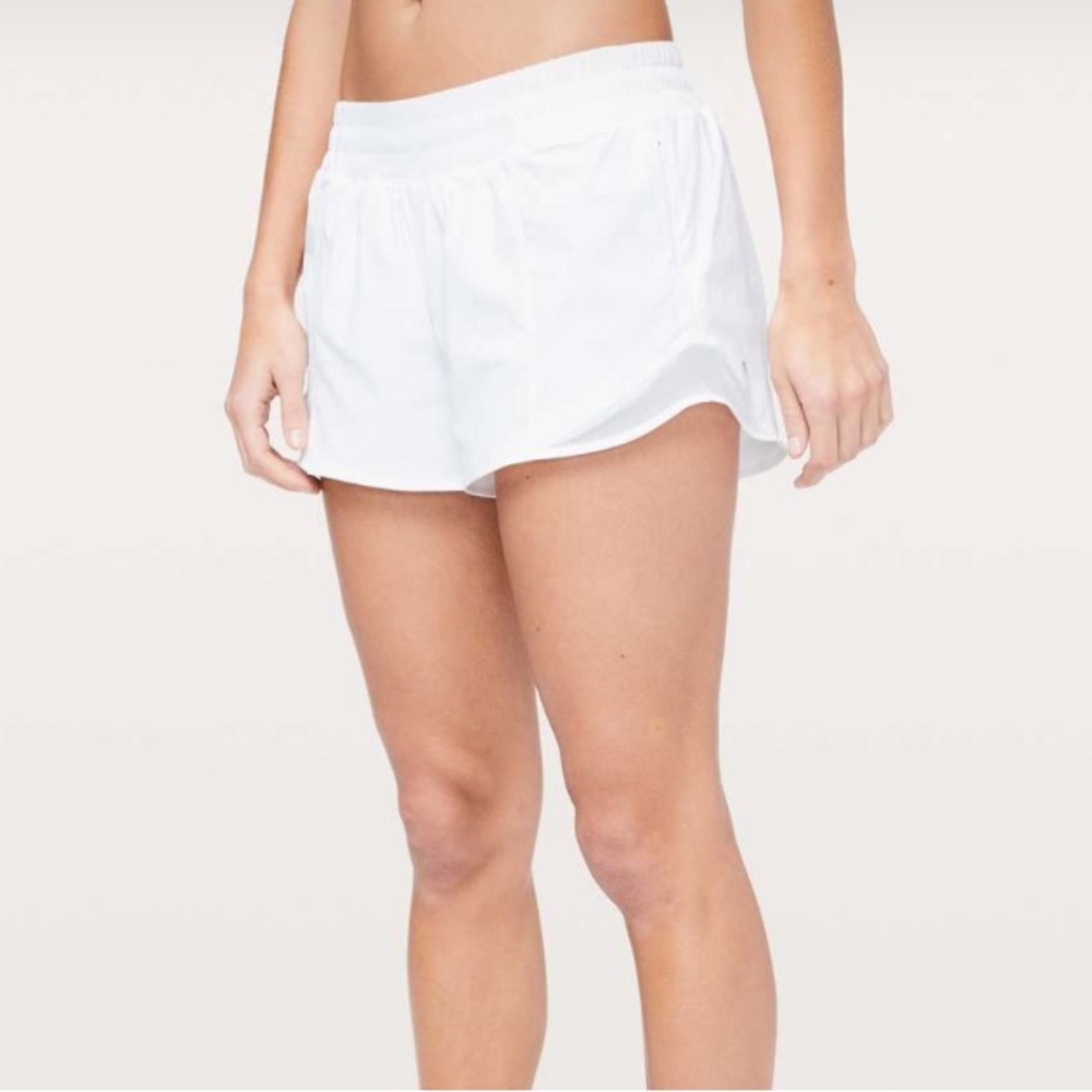 Lululemon Hotty Hot Short II Long 4" size 4